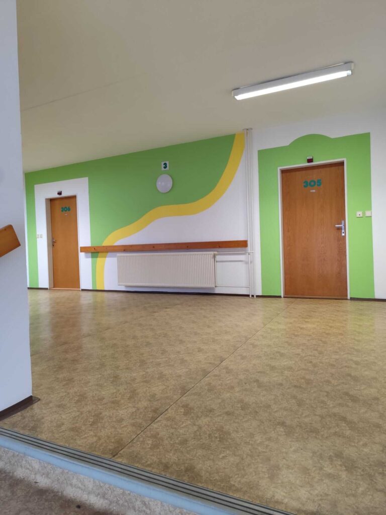 Výmalba penzionu pro seniory